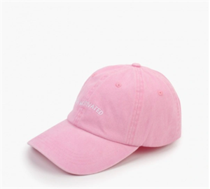 Розовая бейсболка с вышивкой 00001